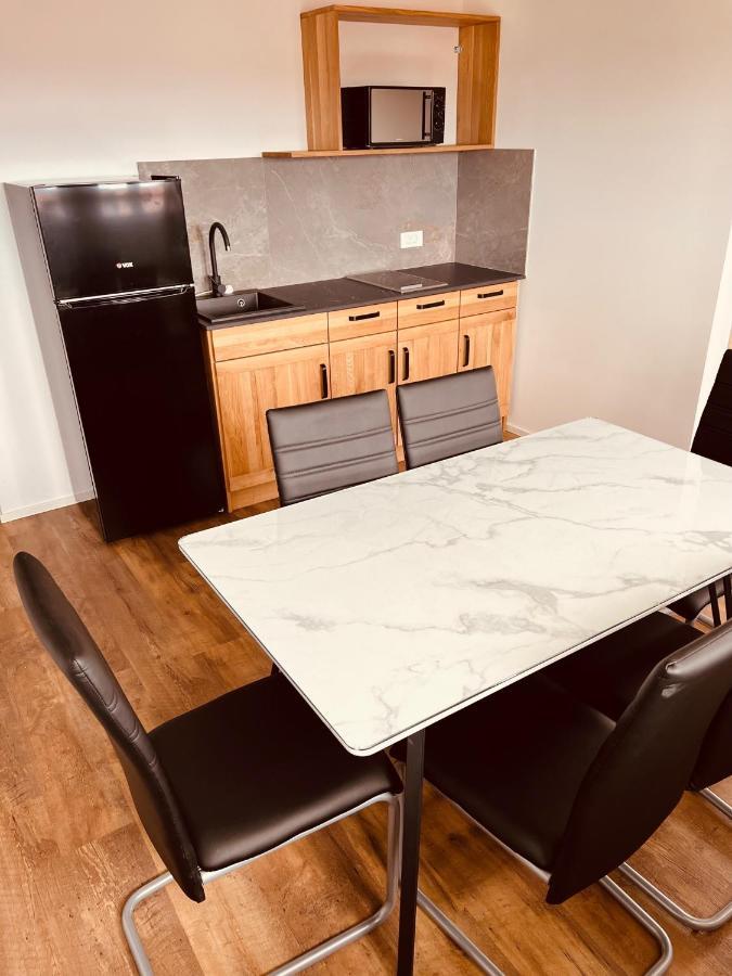 Pjagodic Hotel Cerklje - 5Min To Airport Cerklje na Gorenjskem Bagian luar foto