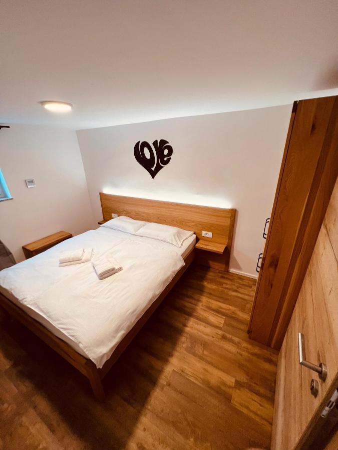 Pjagodic Hotel Cerklje - 5Min To Airport Cerklje na Gorenjskem Bagian luar foto
