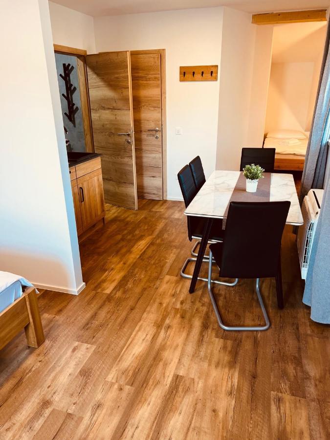 Pjagodic Hotel Cerklje - 5Min To Airport Cerklje na Gorenjskem Bagian luar foto