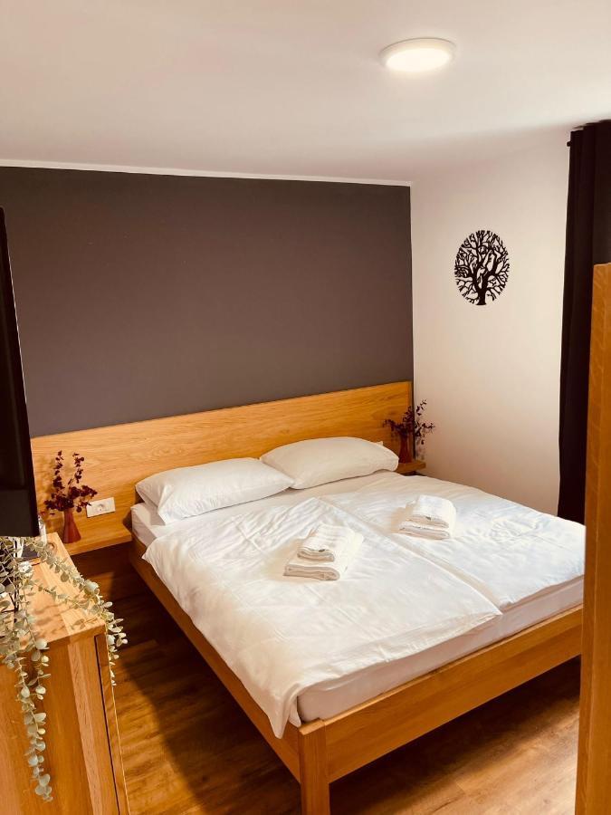 Pjagodic Hotel Cerklje - 5Min To Airport Cerklje na Gorenjskem Bagian luar foto