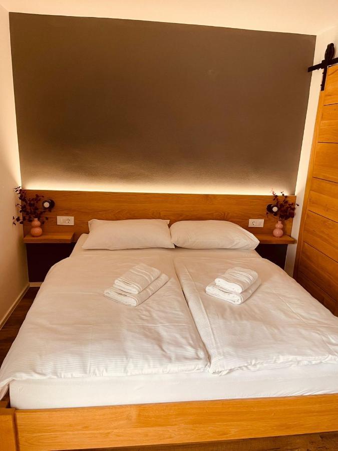 Pjagodic Hotel Cerklje - 5Min To Airport Cerklje na Gorenjskem Bagian luar foto