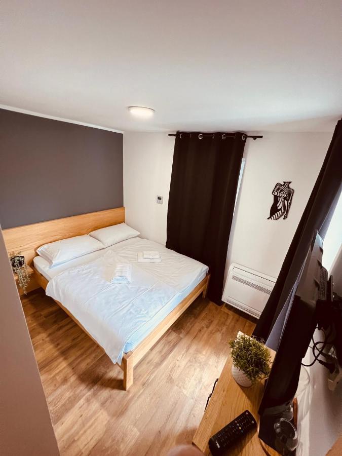 Pjagodic Hotel Cerklje - 5Min To Airport Cerklje na Gorenjskem Bagian luar foto