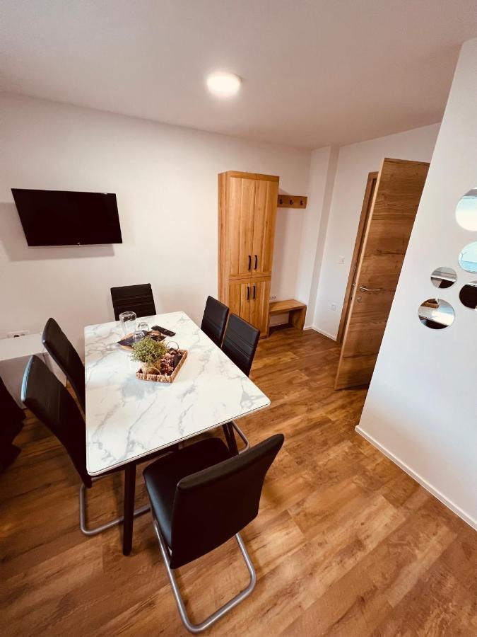 Pjagodic Hotel Cerklje - 5Min To Airport Cerklje na Gorenjskem Bagian luar foto
