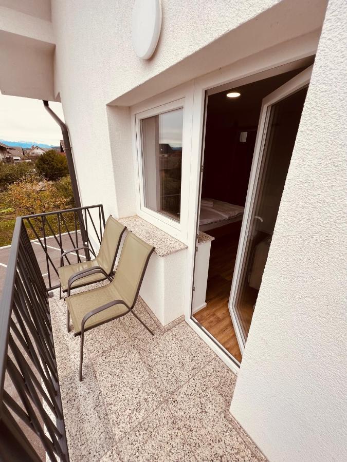 Pjagodic Hotel Cerklje - 5Min To Airport Cerklje na Gorenjskem Bagian luar foto