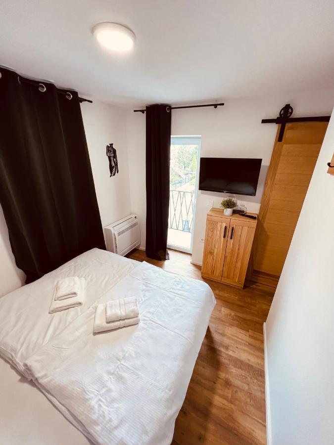 Pjagodic Hotel Cerklje - 5Min To Airport Cerklje na Gorenjskem Bagian luar foto