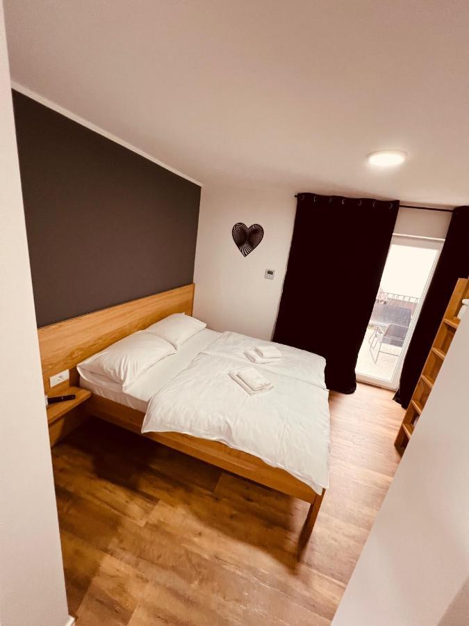 Pjagodic Hotel Cerklje - 5Min To Airport Cerklje na Gorenjskem Bagian luar foto